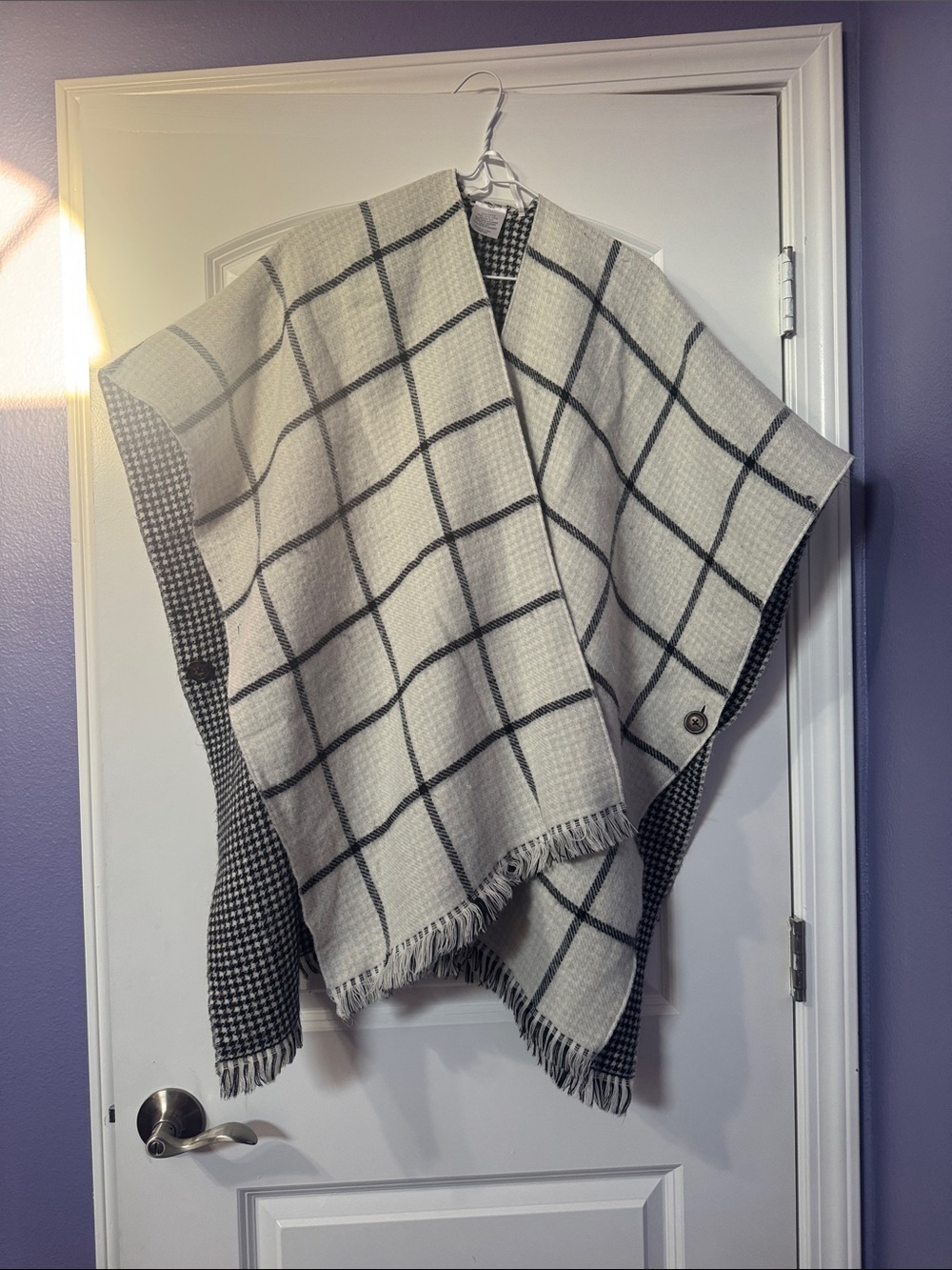 Plaid & Houndstooth Fringe Poncho - White and Black